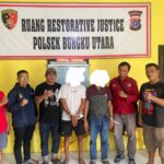 Anggota Polres Morowali Utara amankan dua pelaku narkoba di Polsek Bungku Utara.