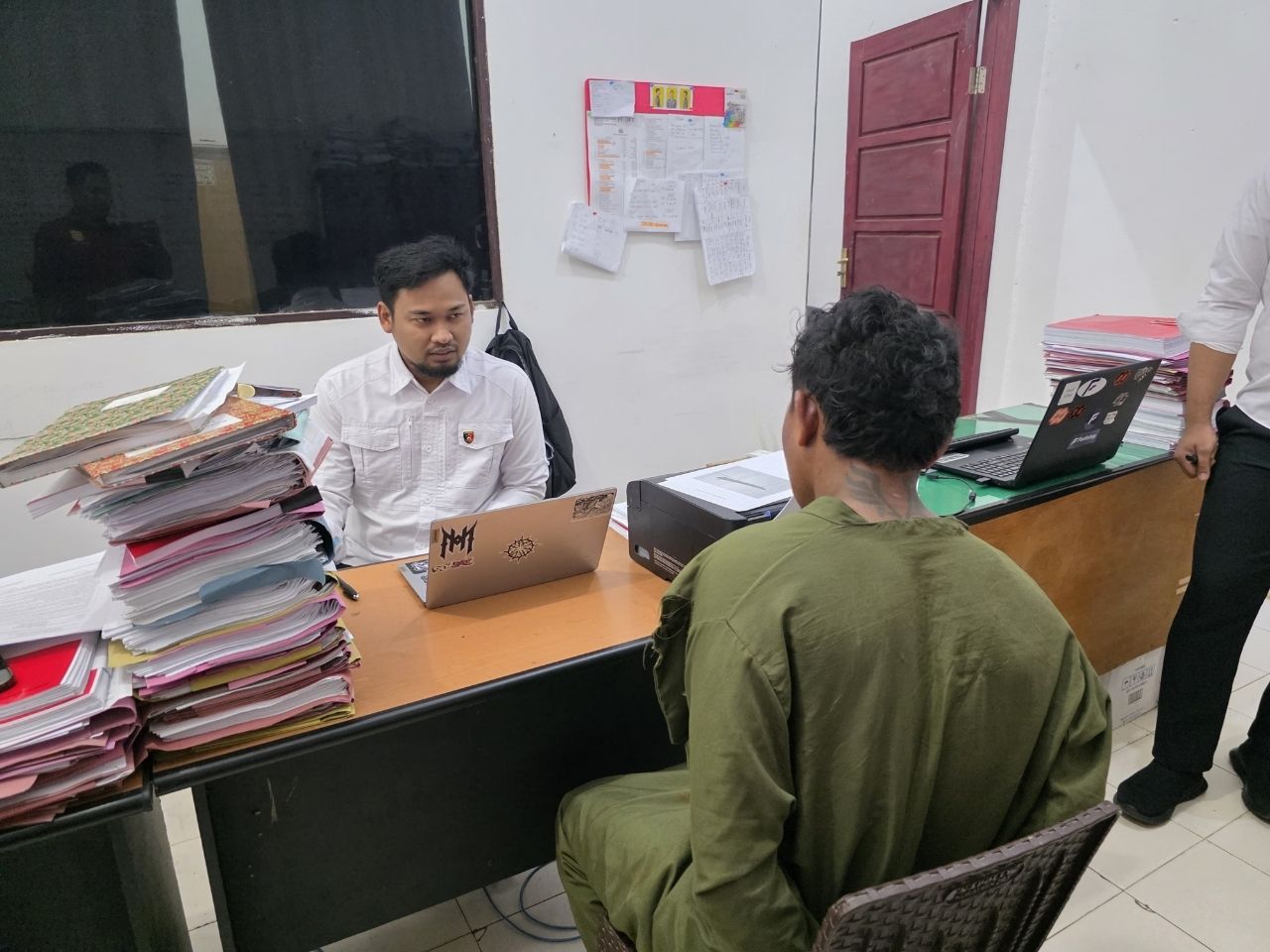 Pelaku Penikaman Ustadz di Morowali Utara Positif Narkoba Polisi periksa pelaku penikaman ustadz saat sholat Subuh di Morowali Utara