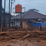 Banjir Bandang Desa Molino Morowali Utara Banjir bandang menerjang Desa Molino Morowali Utara, rumah warga rusak tertimbun lumpur dan kayu