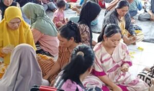 Kemeriahan Turnamen Domino Morowali Utara Warga antusias mengikuti turnamen domino Morowali Utara yang digelar oleh H. Mukhlis Dg Mamala di Kecamatan Mori Atas dan Mori Utara.