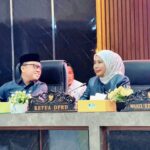 Ketua DPRD Warda Dg Mamala dan Bupati Morowali Utara Delis Julkarson Hehi memimpin Rapat Paripurna DPRD Morowali Utara membahas KUA-PPAS 2026.