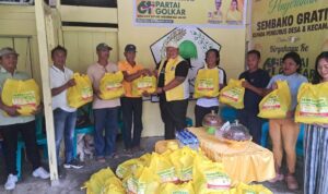 HUT ke-61 Partai Golkar di Morut, 165 Paket Sembako Dibagikan
